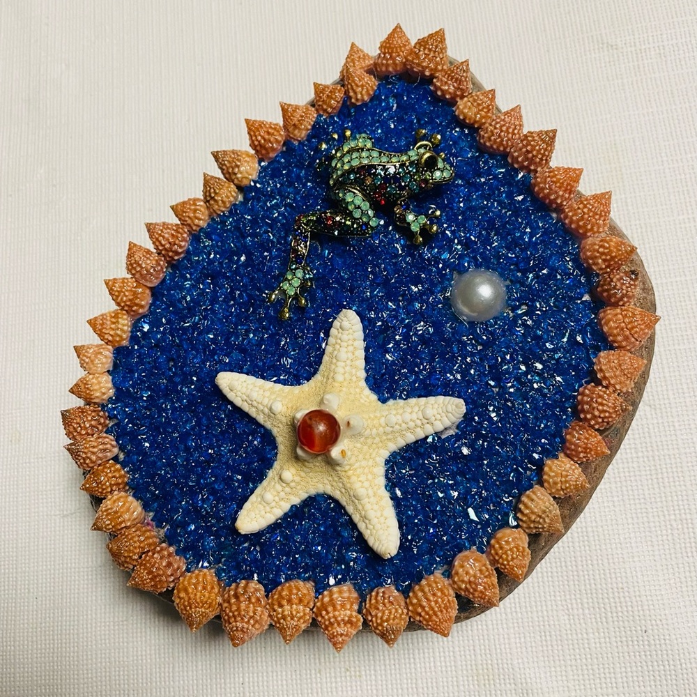 Beach Theme River Rock, Shell, crushed Blue Glass, Rhinestone Frog and Starfish